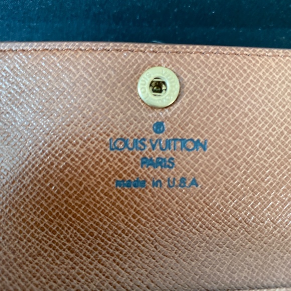 Vintage Louis Vuitton Never used 4 key Holder - Picture 3 of 5